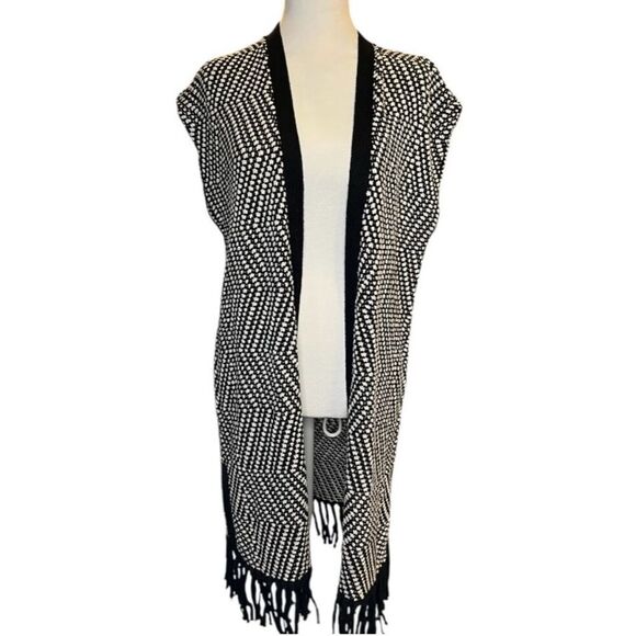Chico's  Geometric Fringe Sweater Vest Black Size 0  is size Small‎ Bohemian - Picture 1 of 9